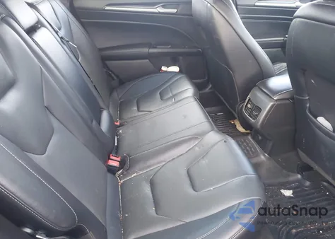 2020 Ford Fusion Plug-In Hybrid Titanium z USA, uszkodzony, nr VIN 3FA6P0SU6LR158522